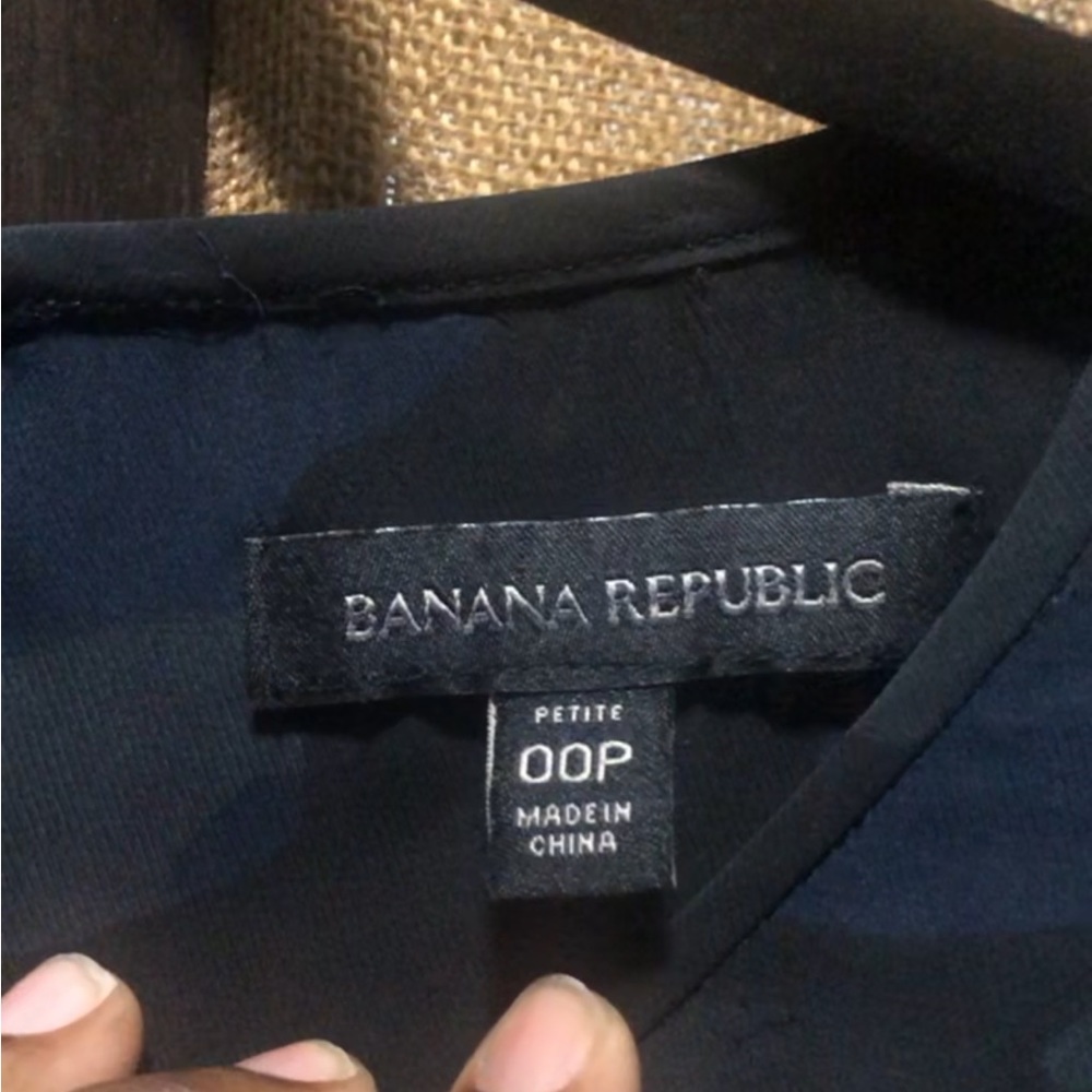 Banana Republic Petite Show Off MIDI Dress - Picture 3 of 3